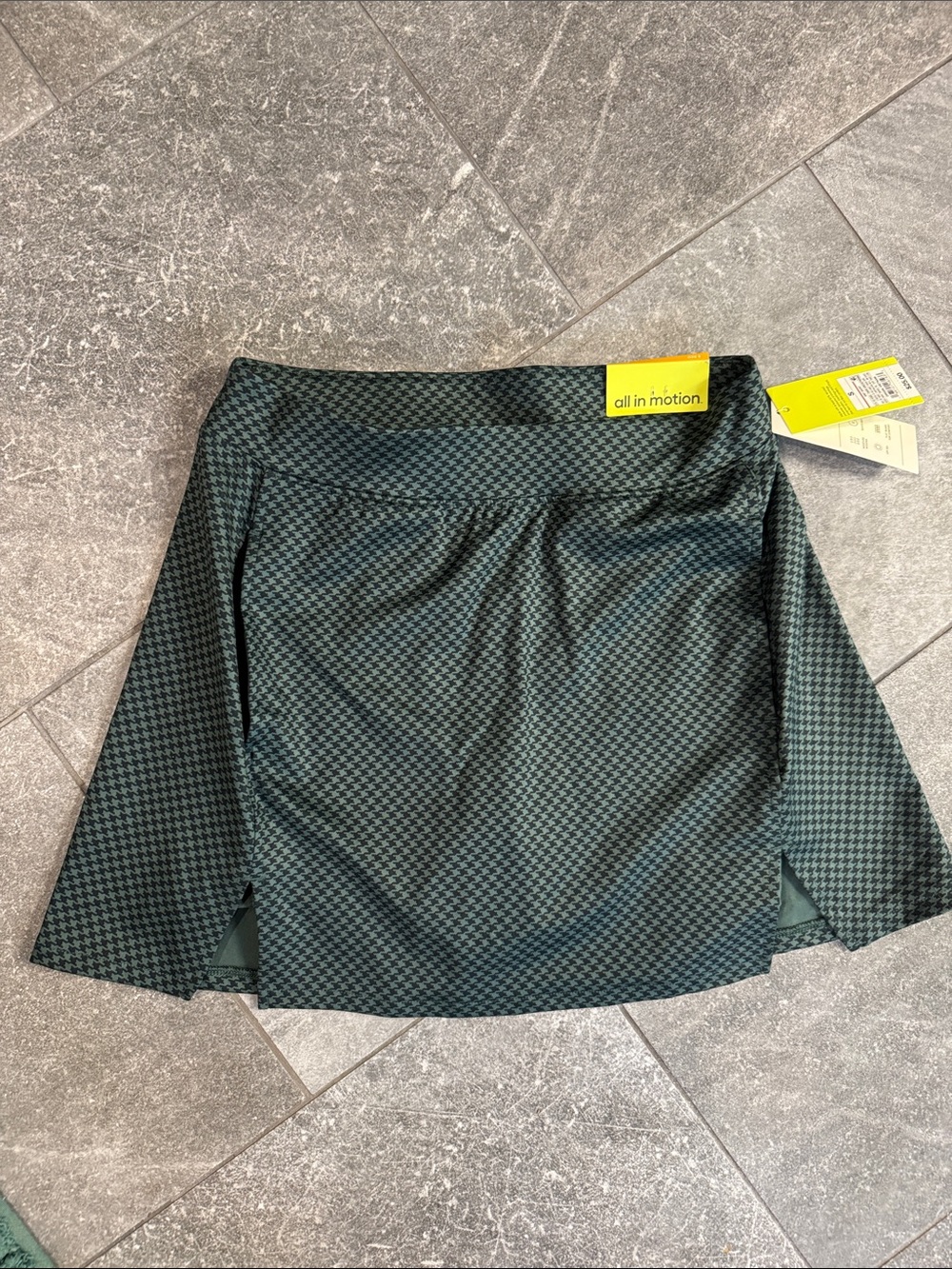 all in motion Dark Green Houndstooth Skater Skort